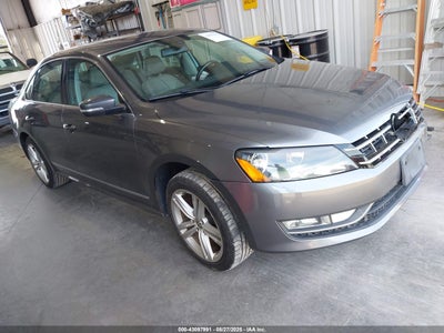 VOLKSWAGEN PASSAT 2012