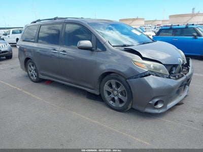TOYOTA SIENNA 2015