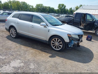 LINCOLN MKT 2011