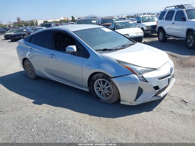 TOYOTA PRIUS 2016