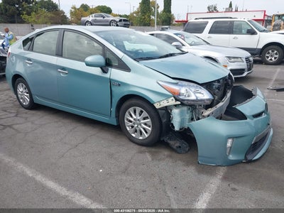 TOYOTA PRIUS PLUG-IN 2015