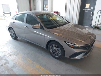 HYUNDAI ELANTRA HYBRID 2025