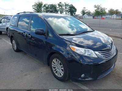TOYOTA SIENNA 2015