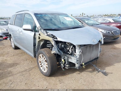 TOYOTA SIENNA 2015