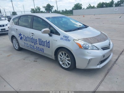 TOYOTA PRIUS V 2012