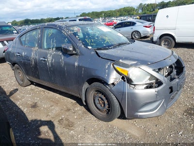 NISSAN VERSA 2015