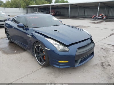 NISSAN GT-R 2014