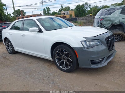 CHRYSLER 300 2015