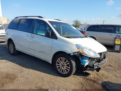 TOYOTA SIENNA 2010