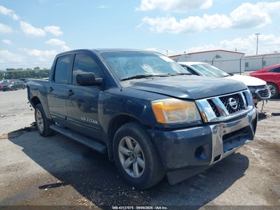 NISSAN TITAN 2015