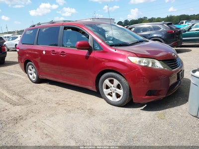 TOYOTA SIENNA 2011