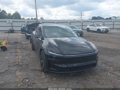 TESLA MODEL Y 2026