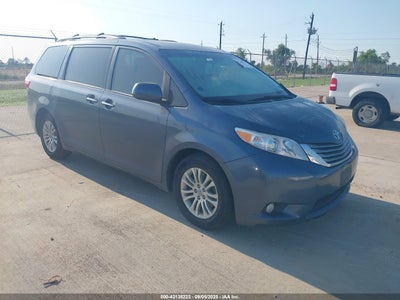 TOYOTA SIENNA 2017