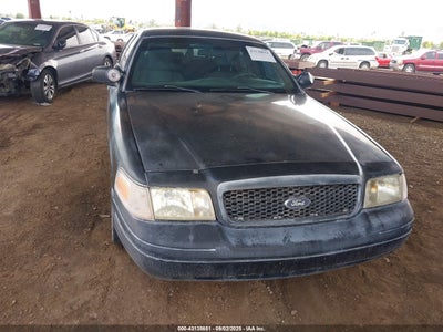 FORD CROWN VICTORIA 2011