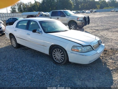 LINCOLN TOWN CAR 2005