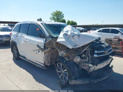 TOYOTA HIGHLANDER 2017