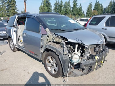 TOYOTA SIENNA 2012