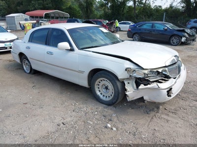 LINCOLN TOWN CAR 2000
