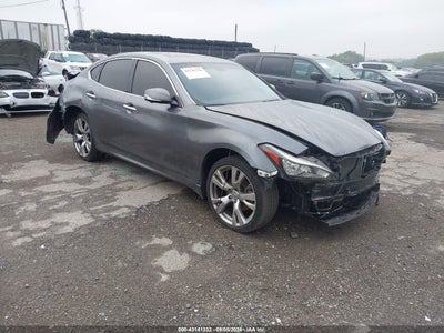 INFINITI Q70 2016