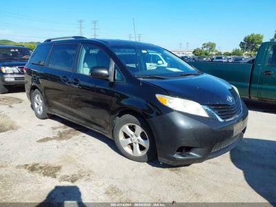 TOYOTA SIENNA 2011