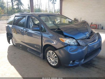 TOYOTA SIENNA 2016