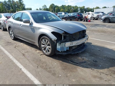 INFINITI M37 2013