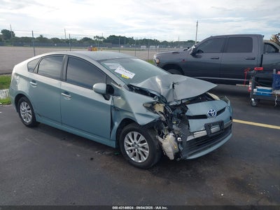 TOYOTA PRIUS PLUG-IN 2014