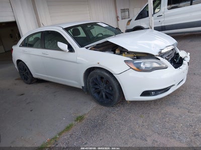 CHRYSLER 200 2013