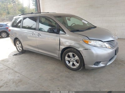 TOYOTA SIENNA 2015