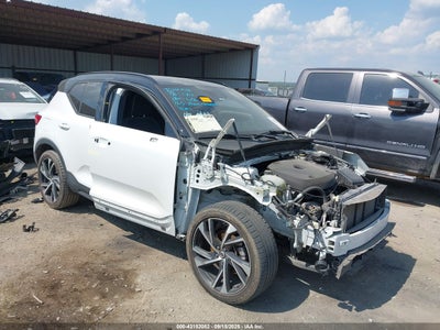 VOLVO XC40 2020