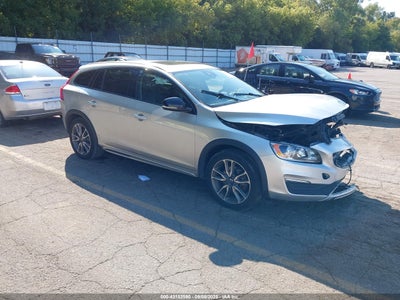 VOLVO V60 CROSS COUNTRY 2017