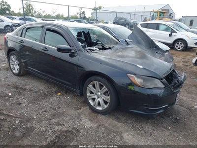 CHRYSLER 200 2013