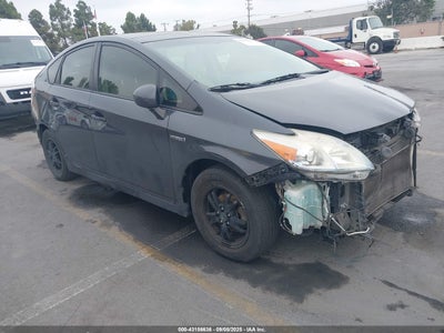 TOYOTA PRIUS 2013