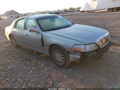 LINCOLN TOWN CAR 2004