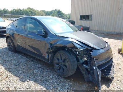 TESLA MODEL Y 2025