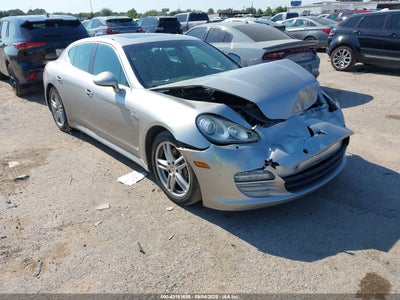 PORSCHE PANAMERA 2011