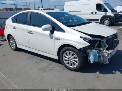 TOYOTA PRIUS PLUG-IN 2013