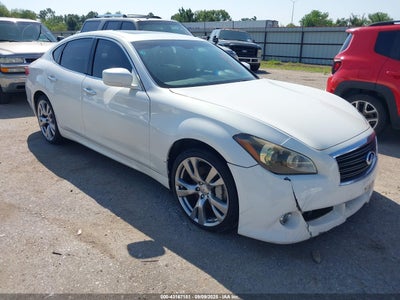 INFINITI M37 2013