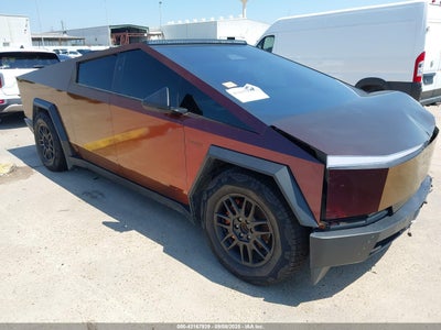 TESLA CYBERTRUCK 2024