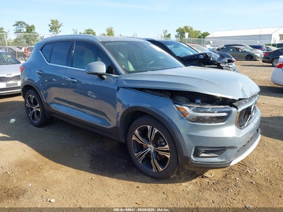 VOLVO XC40 2020