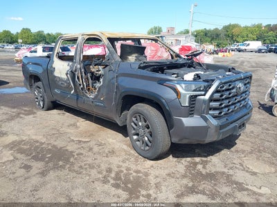 TOYOTA TUNDRA 2024