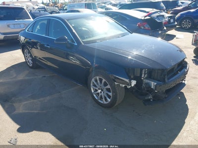 AUDI A4 2023