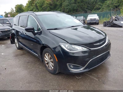 CHRYSLER PACIFICA 2017