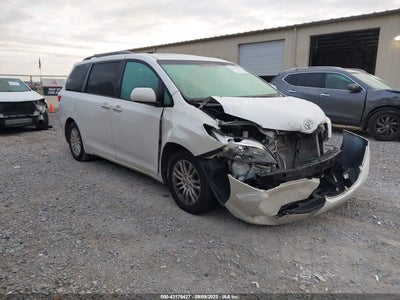 TOYOTA SIENNA 2015