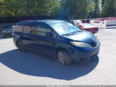 TOYOTA SIENNA 2011