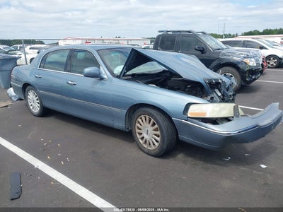 LINCOLN TOWN CAR 2003