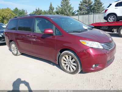 TOYOTA SIENNA 2015