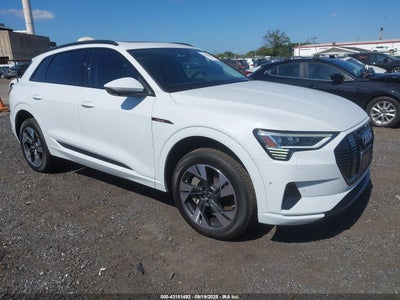 AUDI E-TRON 2022