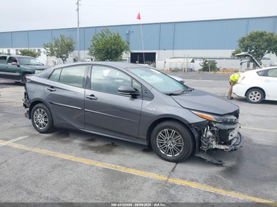 TOYOTA PRIUS PRIME 2017