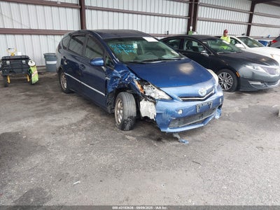 TOYOTA PRIUS V 2013